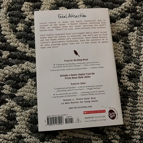 HOLIDAY SALE The Killing Woods book by Lucy Christopher - Picture 2 of 5